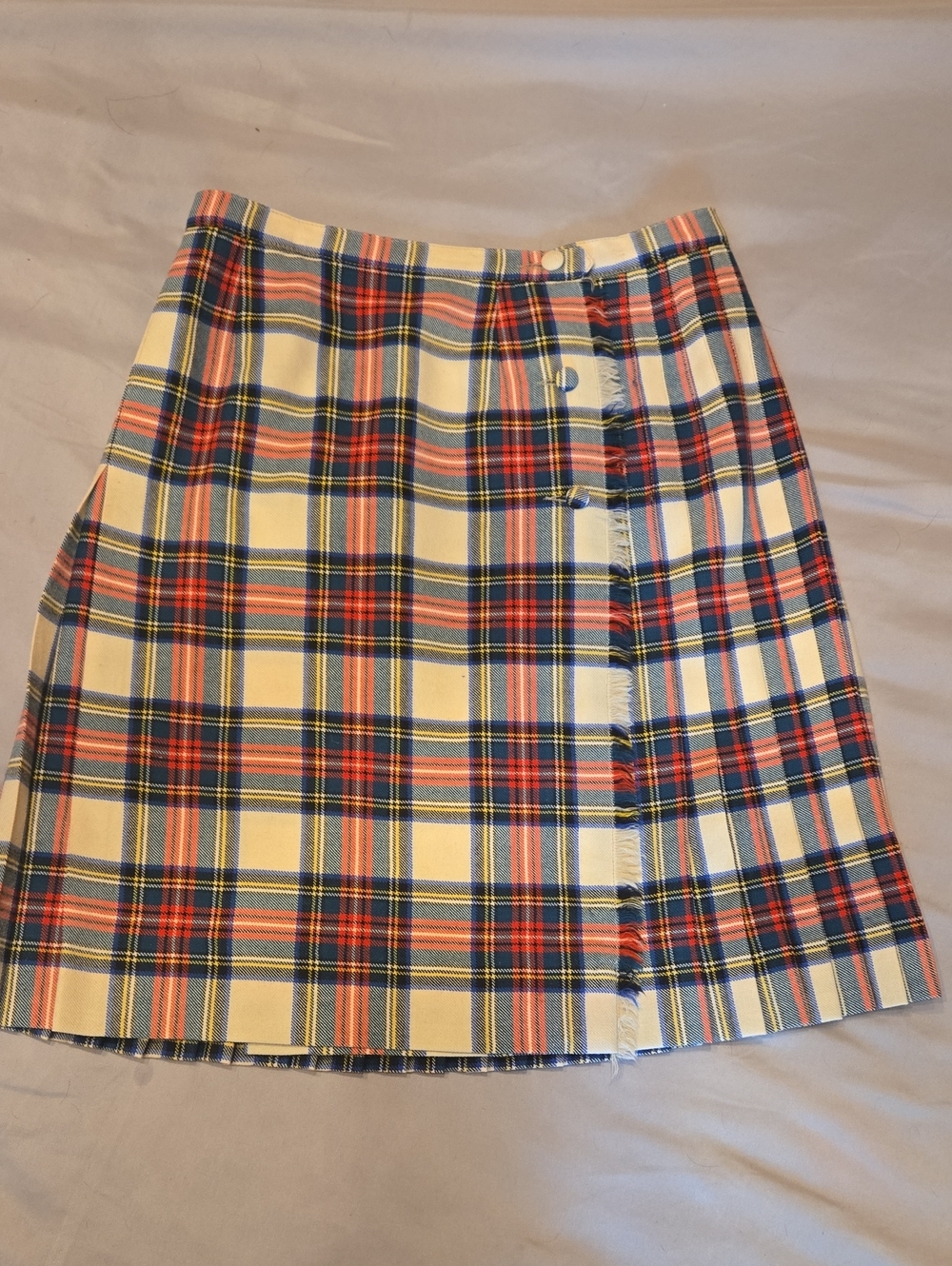 vintage Aljean of Canada skirt made of pure virgin wool with a plaid pattern